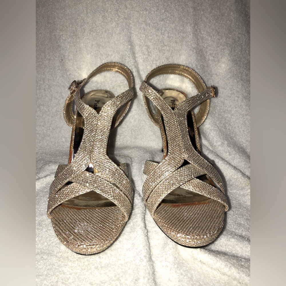 Pierre Dumas size 6.5 champagne gold heels